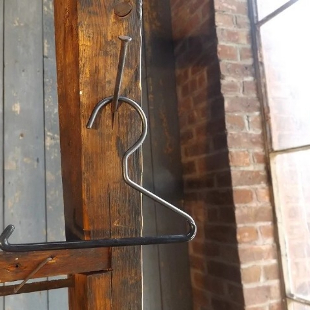 Mini Hanger - Picture 5 of 8